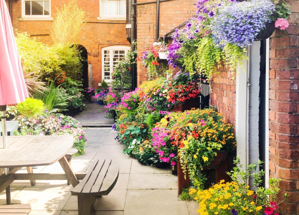 Bournville House & Cafe Birmingham Bagian luar foto