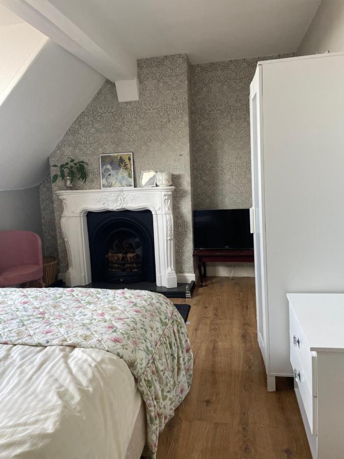 Bournville House & Cafe Birmingham Bagian luar foto